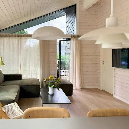 Newly Built 200 M From In Mols Semesterbostad